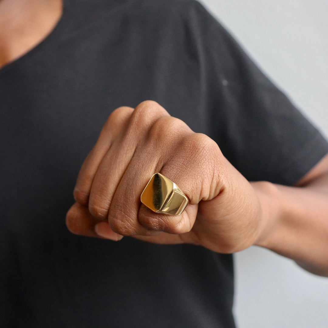 Silver Rings vs Gold Rings For Men: Which Style Fits You?