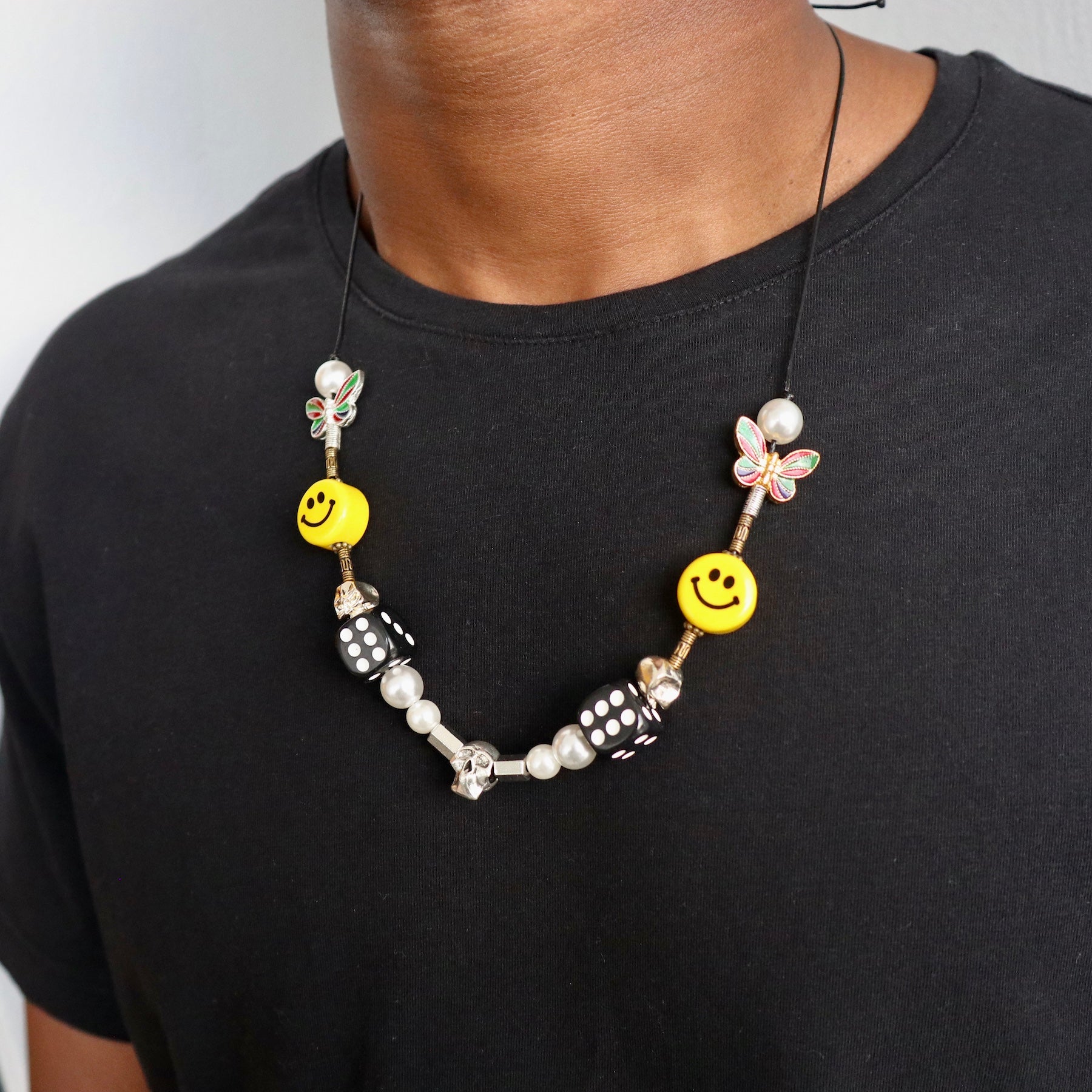 Smiley pearl necklace deals